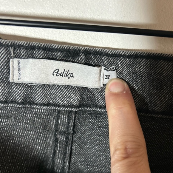 Adika Women’s Black Distressed Dark Gray Jeans Straight/Skinny Leg Size Medium - Picture 7 of 10